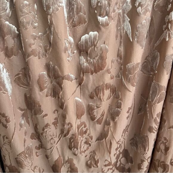 Taupe Velvet Floral Accents size medium Forever 21 New!🏷 - Picture 13 of 16